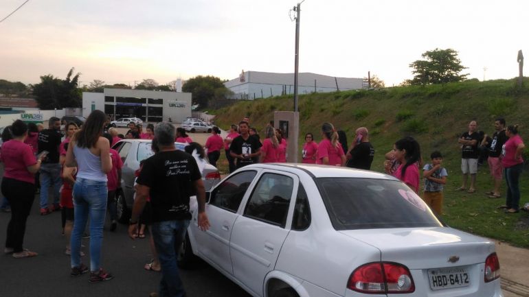 Cedida/André Luís Contiero - Familiares de Heloyse se mobilizaram em carreata pela cidade, para protestar contra a morte da menina