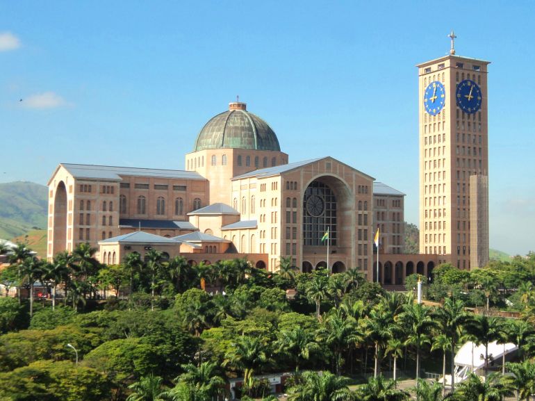 Segundo maior templo católico do mundo, é menor apenas que a Basílica do Vaticano