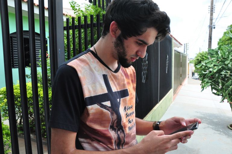 José Reis - Evandro toma diversas precauções antes de efetuar qualquer compra online