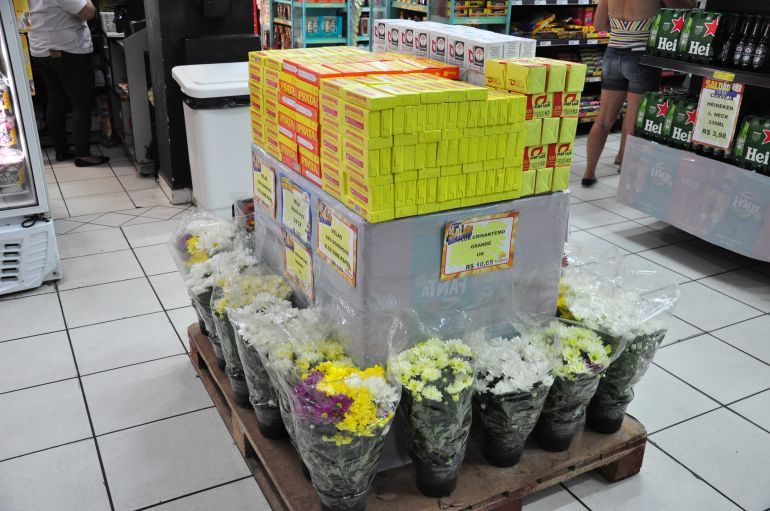 José Reis - Supermercados aumentaram estoque de itens para o Dia de Finados