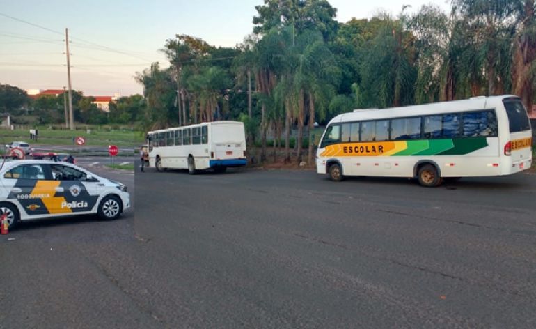 Polícia Militar Rodoviária - Ao todo, 5 veículos foram fiscalizados durante ação na manhã de ontem