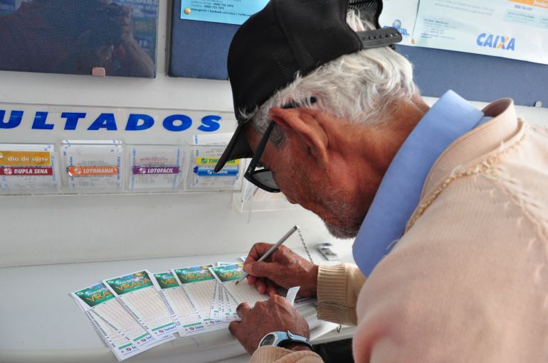 José Reis - Mesmo com fluxo tímido, lotéricas de Prudente já recebem apostadores