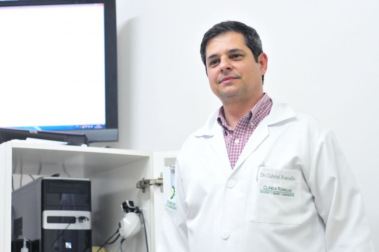 Marcio Oliveira - Gabriel relata que é comum encontrar pacientes que tiveram acidentes com hastes flexíveis