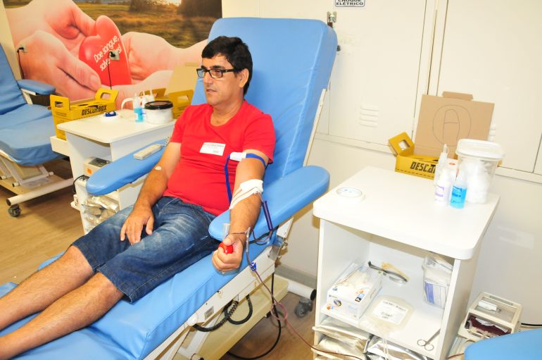 Marcio Oliveira - Luís aproveitou o feriado de ontem para doar sangue 