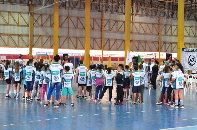 Fotos: Marcio Oliveira - 610 Alunos disputam final com jogos, pipoca, algodão doce e brincadeiras