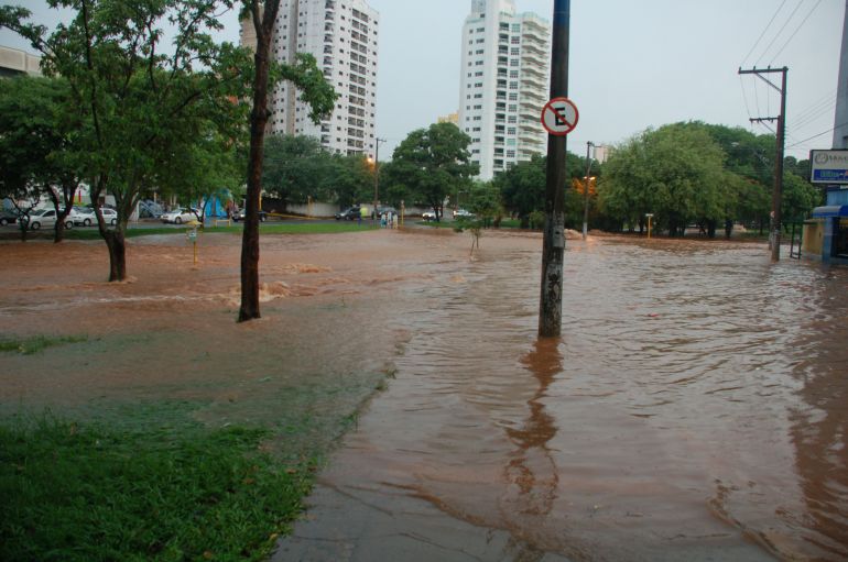 Arquivo - Entre objetivos do projeto está sanar problema de alagamento do Parque do Povo