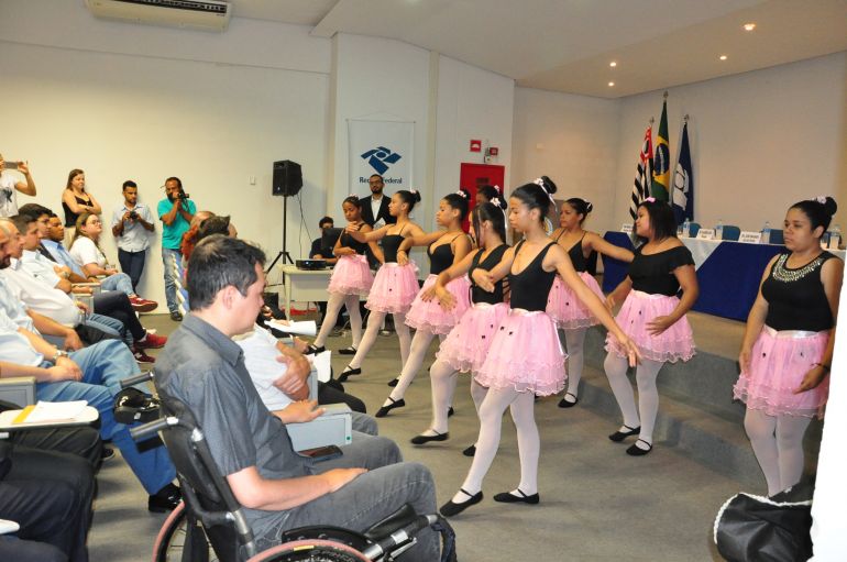 José Reis - Lançamento da campanha do Gepac, ontem, contou com apresentação de balé fitness da APPA