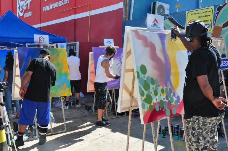 José Reis - Telas grafitadas pelos participantes foram destinadas às instituições de caridade representadas