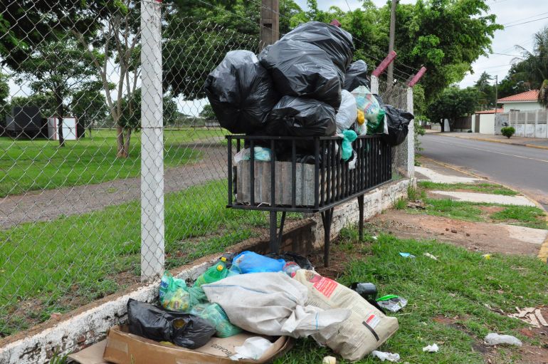 José Reis - Cooperlix pede que população não misture rejeitos e lixo reciclável