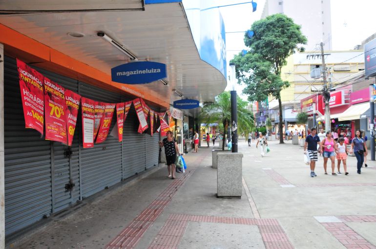 Marcio Oliveira - Loja do calçadão permaneceu fechada ontem, em preparo à promoção