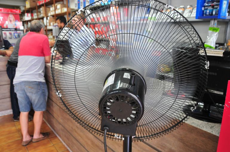 Marcio Oliveira - Ventiladores gastam menos energia elétrica do que os ares-condicionados